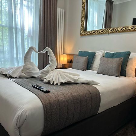 Tudor Court Hotel Londen Buitenkant foto