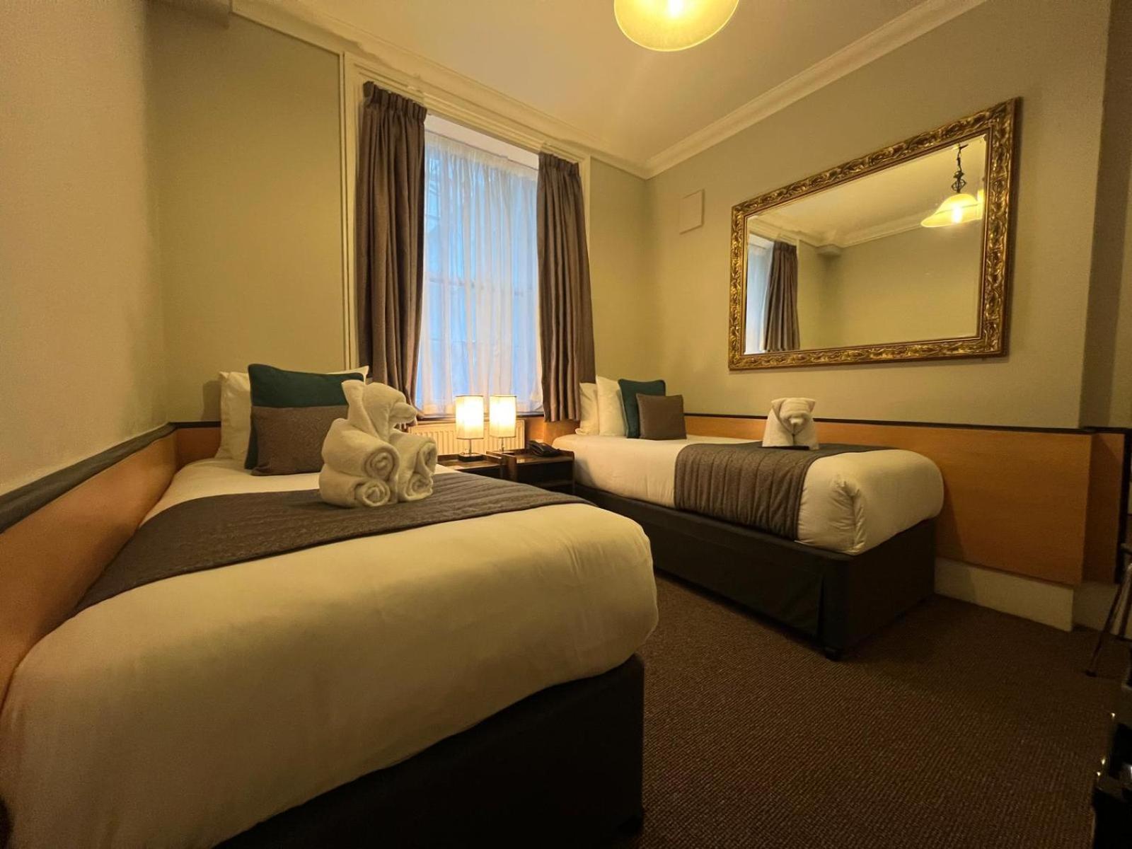 Tudor Court Hotel Londen Buitenkant foto
