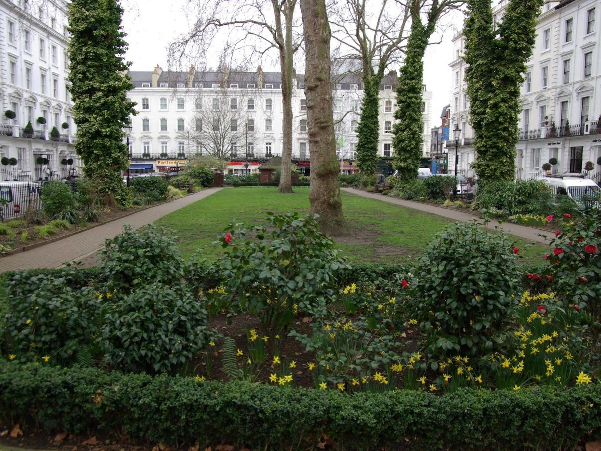 Tudor Court Hotel Londen Buitenkant foto